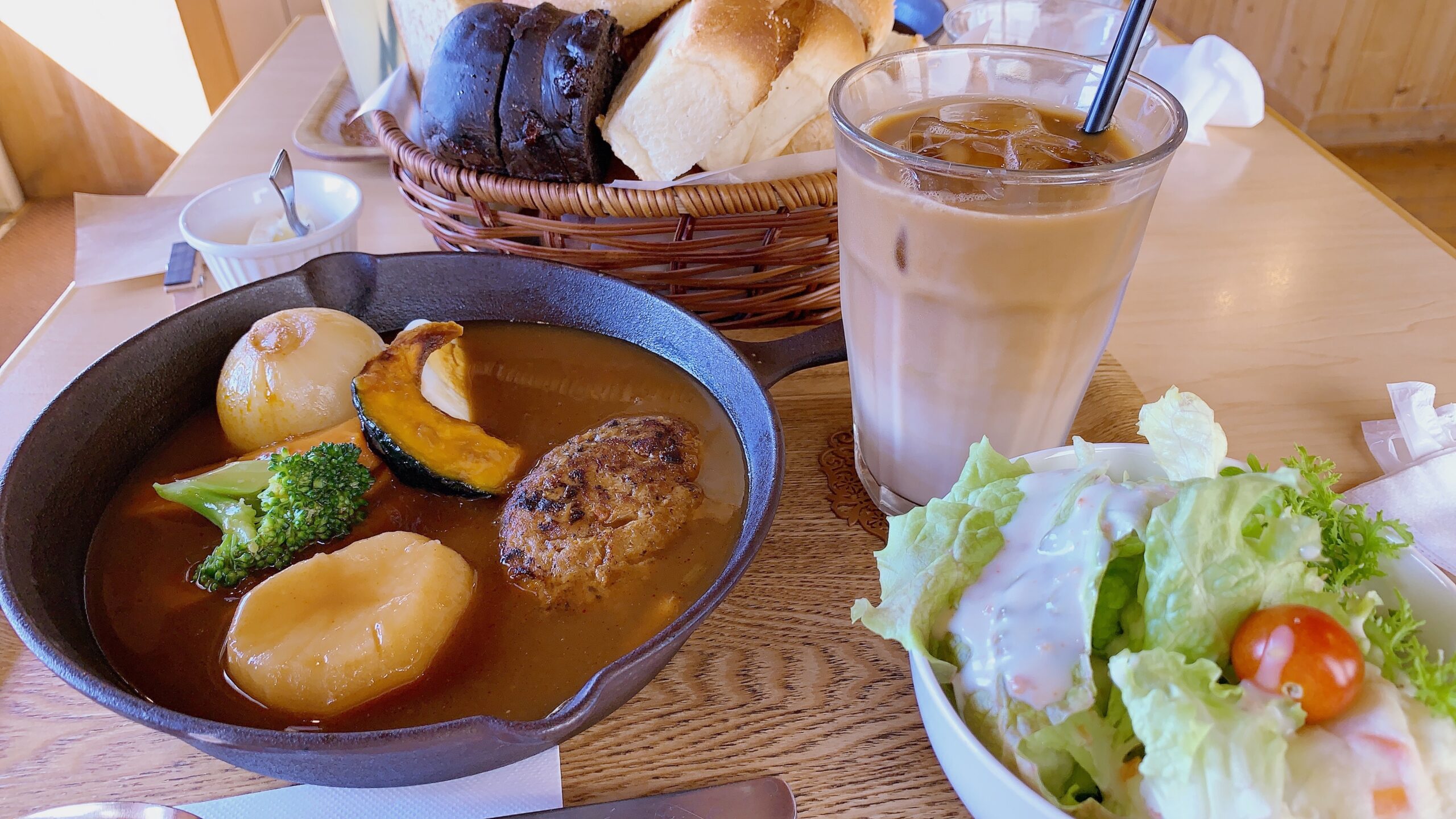 パン屋のパンが食べ放題 大垣市カフェ ル ルパン ブルー 自由気ままに楽しむ